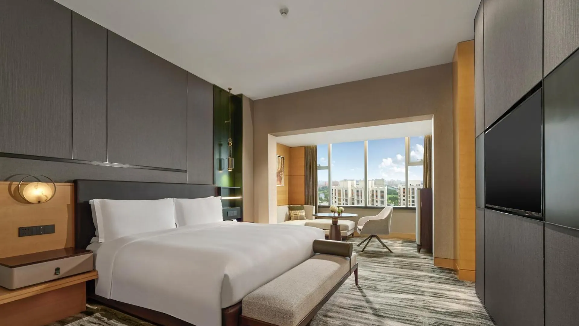 Hilton Shanghai Hongqiao Hotel
